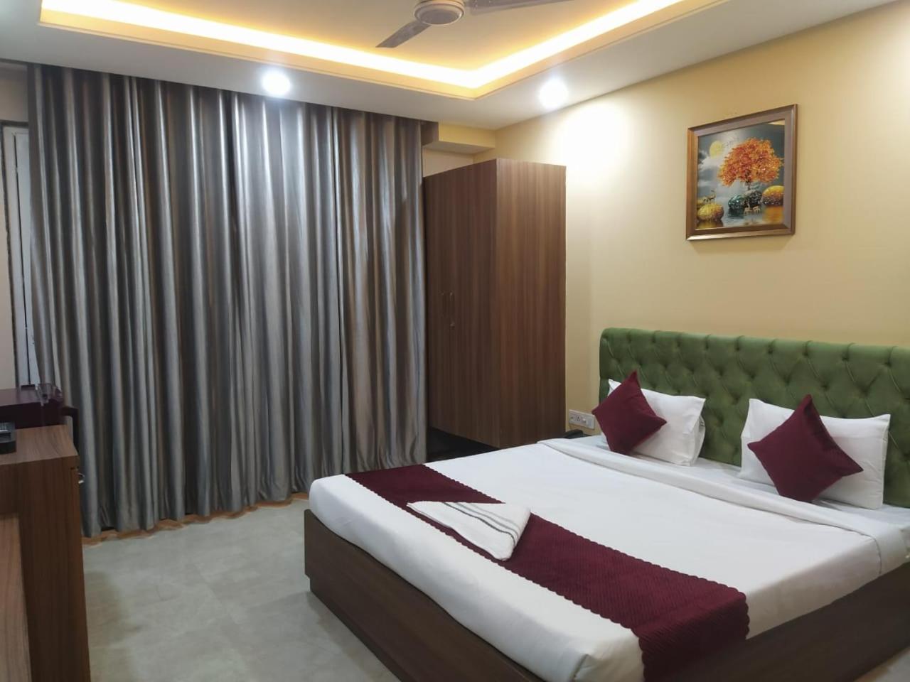 Limewood Stay - Near Golf Course Road Gurgaon Exterior foto