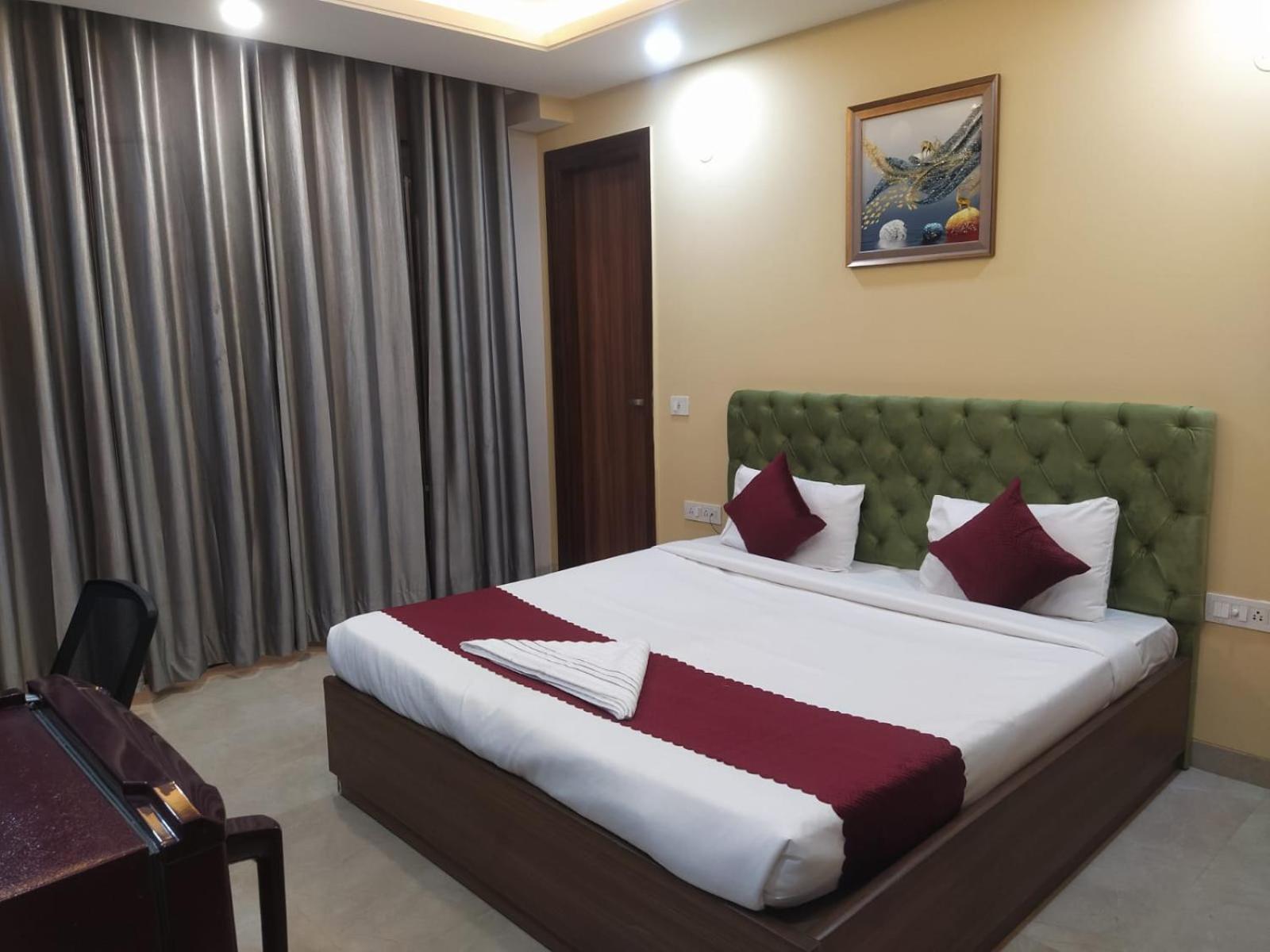 Limewood Stay - Near Golf Course Road Gurgaon Exterior foto